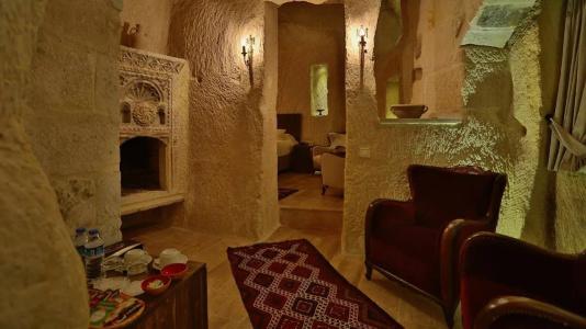 Acropolis Cave Suite - 12