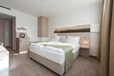 Holiday Inn Frankfurt Airport, An Ihg - 7