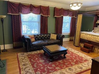 Inn at 835 Boutique - 111