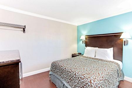Cabana Inn & Suites - 5