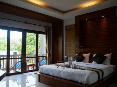 Lanta Intanin Resort - Sha Extra Plus - 70