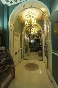Opulence Boutique and Spa - 10