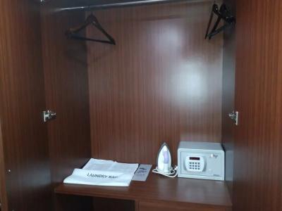 The Royal Comfort - 27