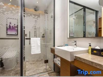 Mainland Chinese Only Hampton by Hilton Dalian Zhongshan - 57