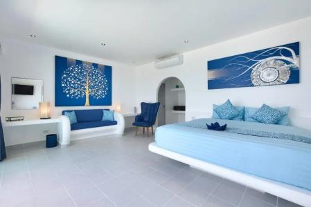 La Perle Luxury Boutique - 68