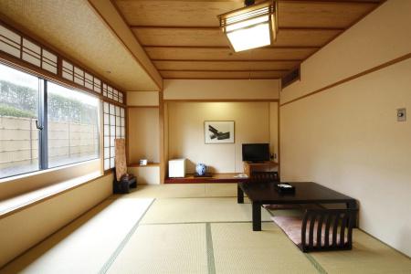 Hiroshima Garden Palace - 11