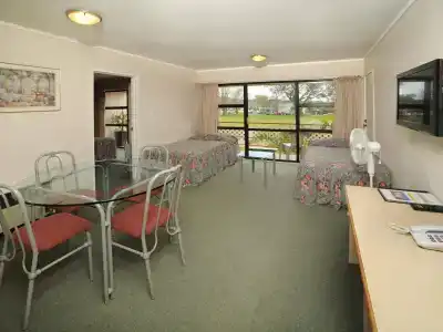 Ascot Epsom - 1