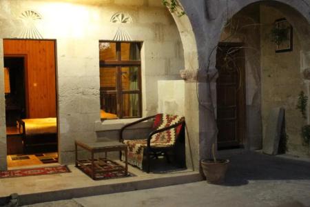 Local Cave House - 61