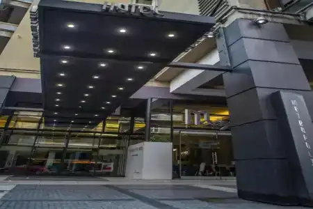 Metropolitan - 0