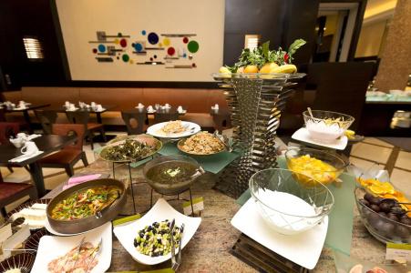 DoubleTree by Hilton Naha - 9