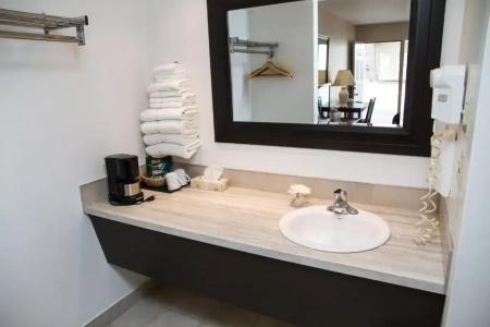 Rideau Heights Inn - 20