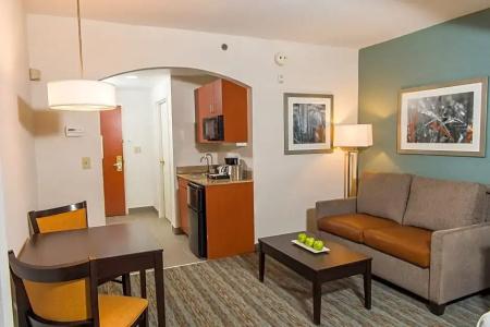 Holiday Inn Express & Suites-Summit Township, an IHG - 27