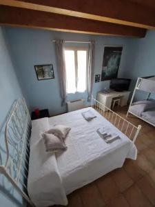 Insolent Inn - 20
