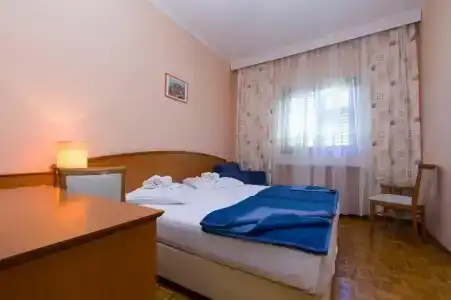 Adria - 30