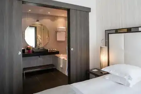 Hôtel Le Canberra - 84