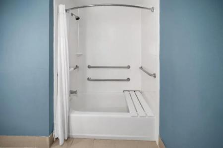 Microtel Inn & Suites by Wyndham College Station - 63