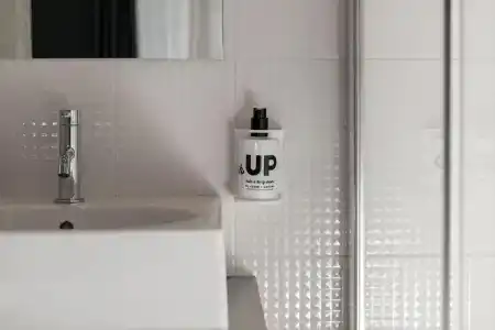 Up - 32
