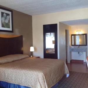 Diamond Inn & Suites - 9