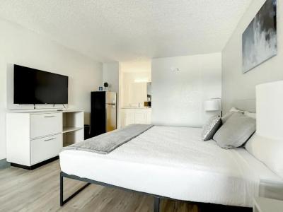 TraveSuites by Wyndham East Gate Orange - 52