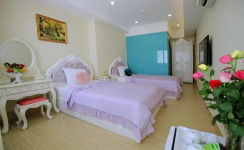Thang Bom Boutique - 3