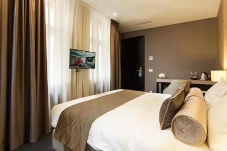 Dominic Smart & Luxury Suites - Republic Square - 36