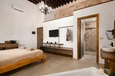 Ancient Knights Luxury Suites - 17