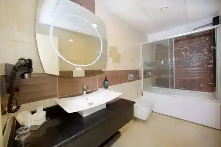 Ramada By Wyndham Soma - 9