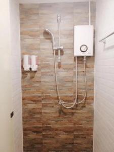 White House Hostel - 7