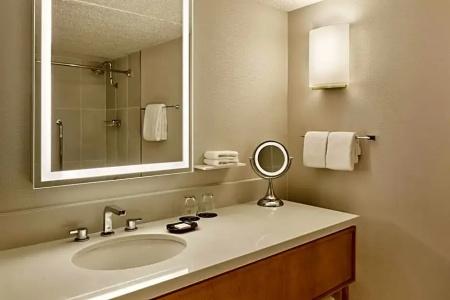 Sheraton Portland Airport - 55