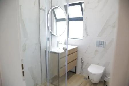 Oda Tirana - 108