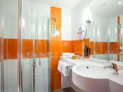 ibis Styles Bourges - 83