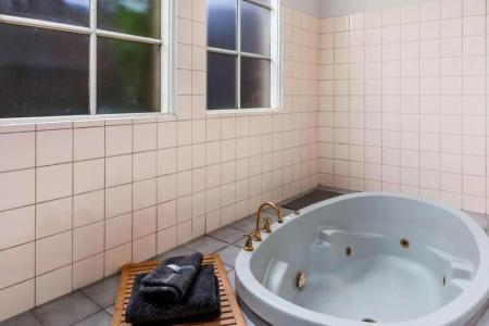Greensborough - 25