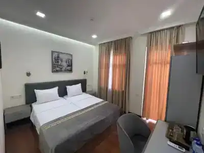 Registon Saroy - 8