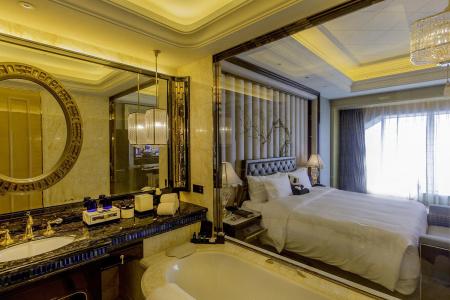 Wanda Reign Wuhan - 8