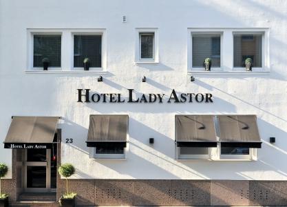Sir & Lady Astor - 0