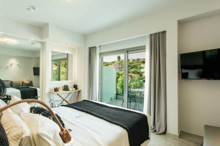Blue Carpet Luxury Suites - 6