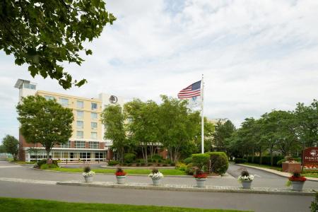DoubleTree by Hilton Boston Bayside - 21