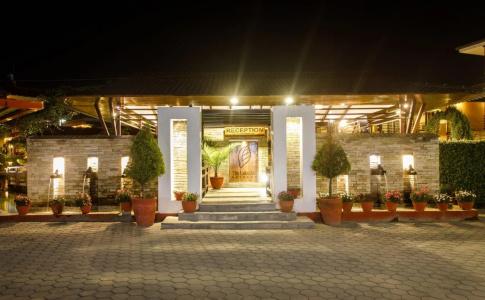 The Lakeside Retreat - 1