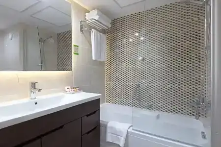 Ramada by Wyndham Sofia City Center - 36