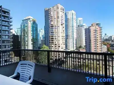 Divya Sutra Suites on Robson Downtown - 91