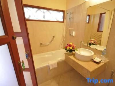 Phuwanalee - 116