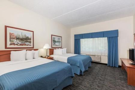 Baymont by Wyndham Airport - 54