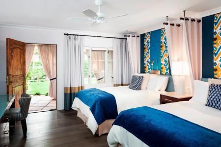 Triada, Autograph Collection - 24