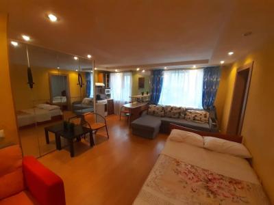 на Буркова 45 - 19