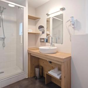 Kyriad Vannes Centre Ville - 33