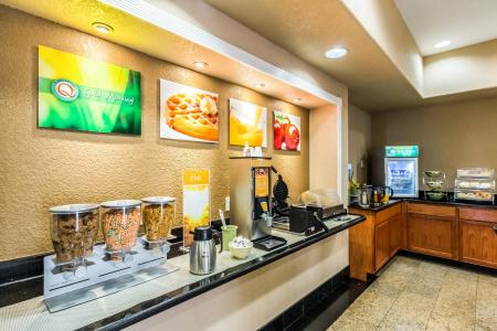 Quality Inn - 16