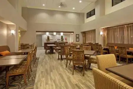 Hampton Inn & Suites Minneapolis St. Paul Airport - Mall of America - 21