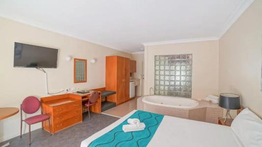 Country 2 Coast Motor Inn - 40