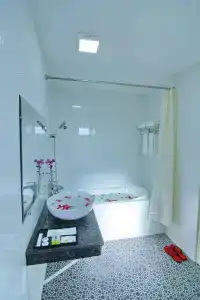 Royal Pearl - 6