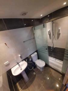 Midtown Hostel - 17